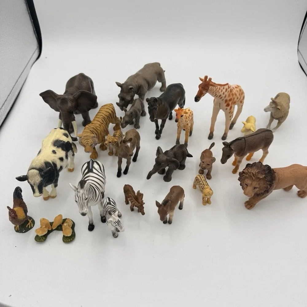 Lot of 23 Plastic Animal Figures Safari Zoo Farm Wildlife Elephant Tiger Lion